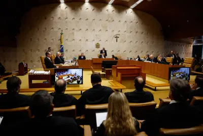 Ministros do STF avaliam que processo contra Bolsonaro não será afetado por mudança no foro